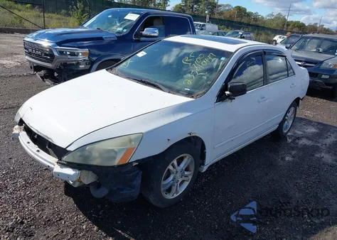 2007 Honda Accord 2.4 Ex z USA, uszkodzony, nr VIN 1HGCM56777A091650